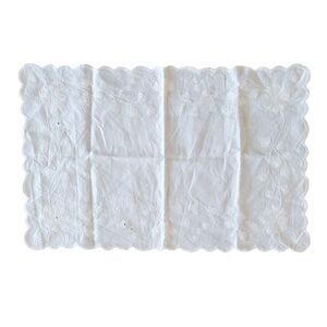 Vintage 1930s Linen Placemat or Doily, White Scalloped Floral Embroidery 23 X 15